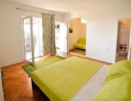 In With Sea View, Terrace, Air Conditioning, Wi-fi *