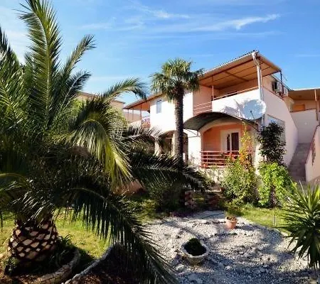 In With Sea View, Terrace, Air Conditioning, Wi-fi アパート Pakoštane